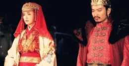 混血公主先後嫁給四任可汗，心懷復國之志，最終慘死於丈夫暗殺