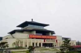 開館僅10余天，陝西考古博物館多處展陳遭破壞，網友怒了！