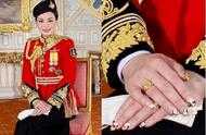 泰國王后素緹達手上塗了卡通圖案，手上塗了卡通圖案，這是為什麼？