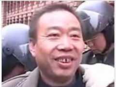 21年前，一夜殺害14人的煤老闆胡文海，為何有人在法庭為他鼓掌？