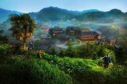 被時光遺落的芋頭古侗寨，一座藏在深山幽谷裡的“布達拉宮”