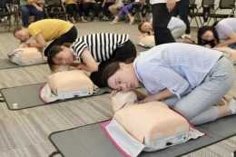 興業銀行上海分行配置AED，進一步加強急救技能
