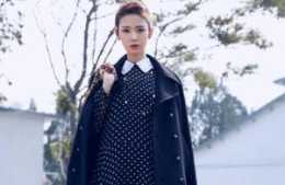 陳瑤一身黑演繹極端炫酷美感，穿波點裙扮酷，網友：差評，真顯老
