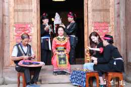 景甜、俞灝明在霞浦半月裡體驗了一回畲族文化……
