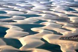 世界上最“不正經”的沙漠，本該黃沙遍地，然而卻魚蝦成群！