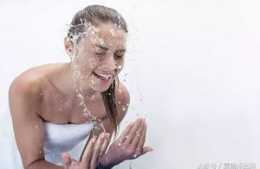 夏季肌膚補水保溼讓面板水水滴，告別面板瘙癢脫皮