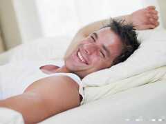 男人經常“裸睡”，身體可能會產生這3個“變化”，你中招了嗎？
