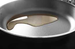 不粘鍋真的會致癌嗎？陶瓷鍋、不鏽鋼鍋、鐵鍋、哪種鍋更好？