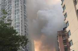 重慶朝天門發生一起火災事故，具體失火原因目前在調查中