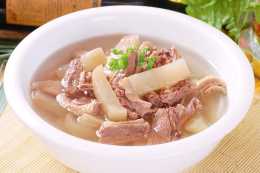 適合冬季的4款養生湯，提高抵抗力！提醒：老年人不吃肉也要喝湯