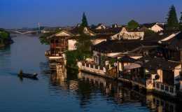上海四大歷史文化名鎮之一，緊靠澱山湖風景區