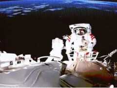 7月4日航天員劉伯明出艙後 ，拍到的罕見畫面曝光，驚豔了網友