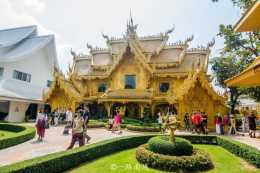 世界最“奢華”的廁所，金碧輝煌像古代宮殿，就在泰國！