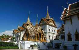 遊客到泰國旅遊，想體驗“伴遊”服務，被導遊勸誡：不要輕易嘗試