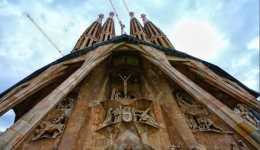 這個震撼“上帝”的建築，不在英美，而在被遺忘的西班牙