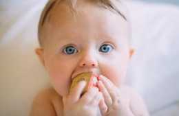 如何選擇奶粉？營養、不同寶寶以及感官看看如何選