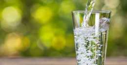 Science：顛覆每天8杯水建議，科學家揭示人類全生命週期需水量規律