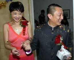 53歲劉蓓近照，三婚嫁張若昀父親，如今被寵成公主
