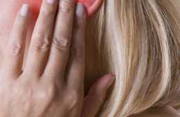 耳朵癢是不是得了真菌性外耳道炎？