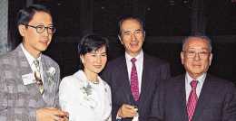 他們是香港最有錢的兩個家族，一個生下420億身家，另一個卻財產420億