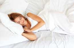 女性睡前若忘做這件事，不僅加速衰老，還可能被婦科炎症“圍攻”