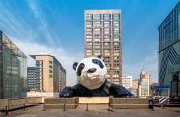 這隻調皮熊貓，竟是成都最膾炙人口的標誌，在IFS7樓這麼玩才過癮