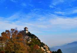 鍾南山的支脈景區，古稱太乙山，山形峭拔景色秀麗，就在西安