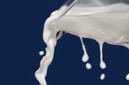 哪種奶更營養健康？兒童成人老人到底該喝什麼奶？答案來了！