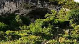 貴州大山裡的一個洞穴，穿過後才發現，竟然是一個世外桃源！