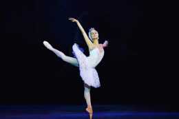 烏克蘭經典芭蕾送聖誕新年祝福 《天鵝湖》《睡美人》舞動昆明