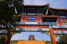 北京一定要去的園林，是儲存最完整的皇家行宮御苑，遊客絡繹不絕