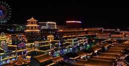 河南新建的古鎮，花30億打造卻免費開放，夜景像極了鳳凰古城