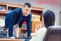 現實版“李洪海”，身價超500億，不喜歡林志玲娶了她的舞蹈老師
