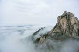 安徽一座景色絕美的山峰，擁有云海奇松壯景，不是黃山而是天柱山
