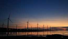 風電“搶裝潮”中環海陸上半年營收增長 原材料漲價致淨利下滑