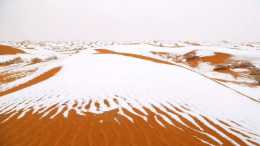 黃沙遇見了白雪，騰格裡沙漠會遇見你嗎？