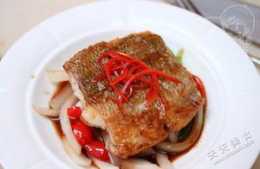 特色美食推薦：香煎海鱸魚+金湯竹蓀扒蘆筍的美味做法！