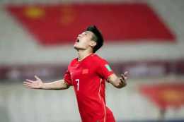 中國進軍亞洲12強，武磊創紀錄，不愧是足球巨星！